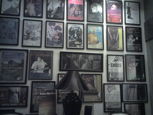 Proper way to display your window cards/posters