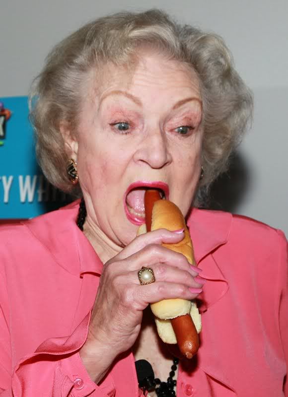 BETTY-WHITE-HOT-DOG.jpg