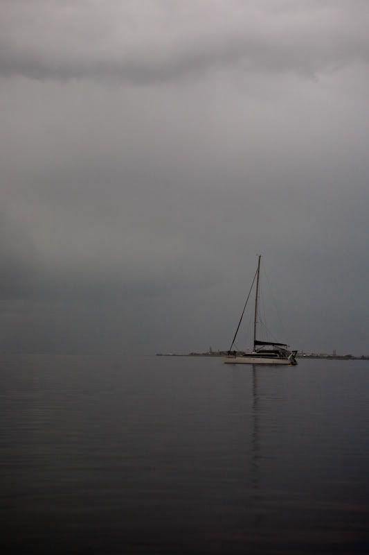 IMAGE: http://i151.photobucket.com/albums/s130/KinnonBellPhotography/geelong-3.jpg