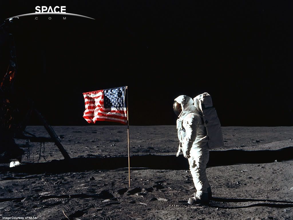 apollo11_flagsalute_1024.jpg