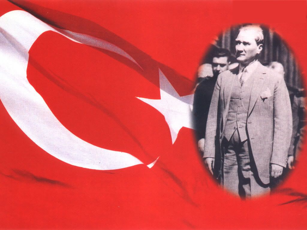 ataturk-turk-bayragi.jpg