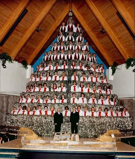 singingchristmastree.jpg