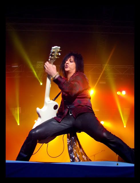 Steve Stevens quite an underrated guitarist one of his most well known